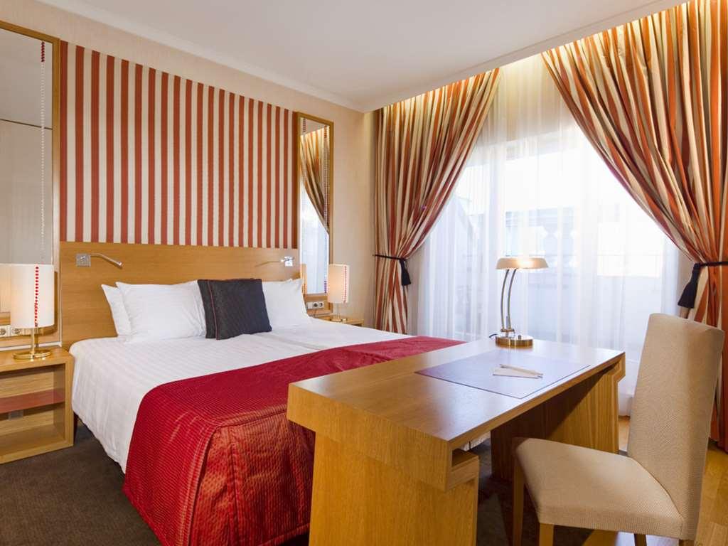 Mamaison Hotel Riverside Prague Room photo A room at the hotel