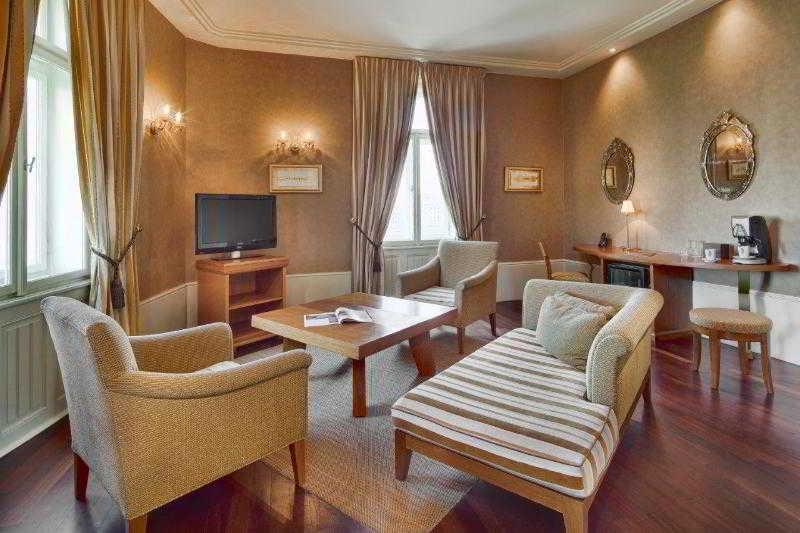 Mamaison Hotel Riverside Prague Exterior photo Suite