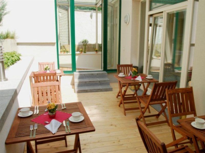 Mamaison Hotel Riverside Prague Exterior photo The terrace of the restaurant