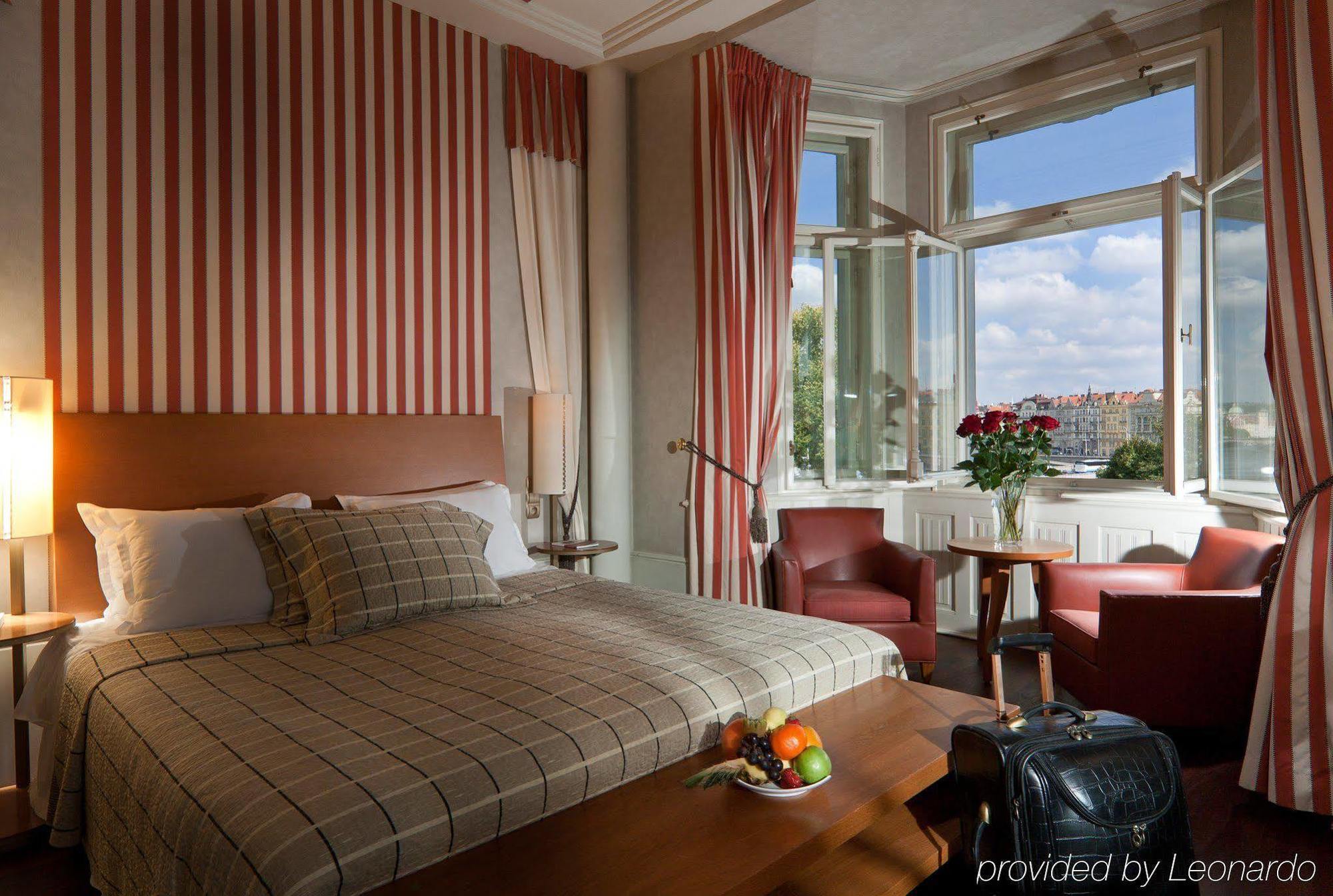 Mamaison Hotel Riverside Prague Room photo A room at the Hotel Astoria